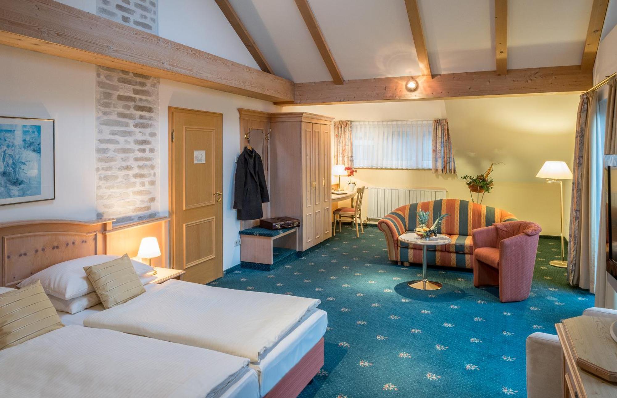 Hotel Holl Шонгау Екстер'єр фото